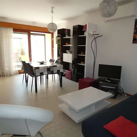 Villa Renovee En Duplex, 8 Pers, 3 Ch, Patio, Clim, Proche Et Centre - - Fr-1-328-109 *